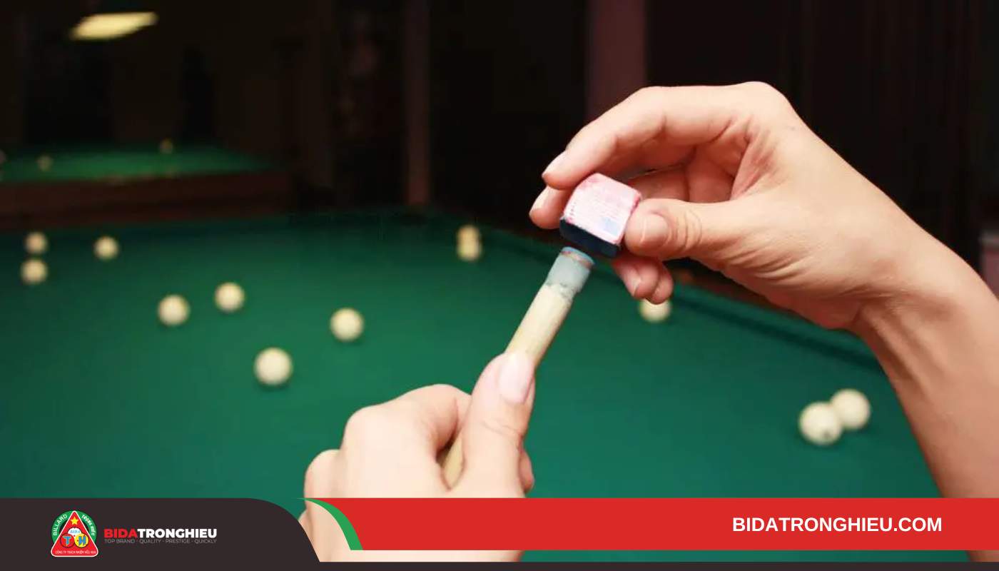 Dụng cụ bida lơ dùng để tăng độ ma sát đầu cơ với bi